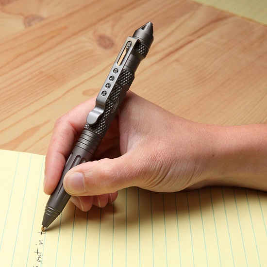 uzi_tactical_defender_pen Шариковая ручка для самообороны Uzi позволит быть готовым к экстремальным ситуациям
