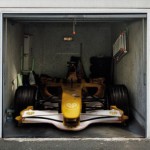 Гаражная дверь в другой мир