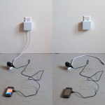 Адаптер Outlet Regulator сам себя вынимает из розетки