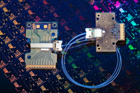 Intel Photonics Link