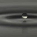 Капля воды, заснятая с частотой 10 тысяч кадров в секунду