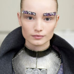 Chanel представила новый писк моды – украшения для бровей