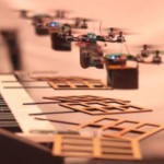 Маленькие квадрокоптеры GRASP играют тему из Джеймса Бонда (видео)