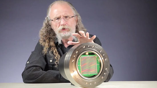 Огромная матрица на камере способна фотографировать солнце и звезды при дневном свете