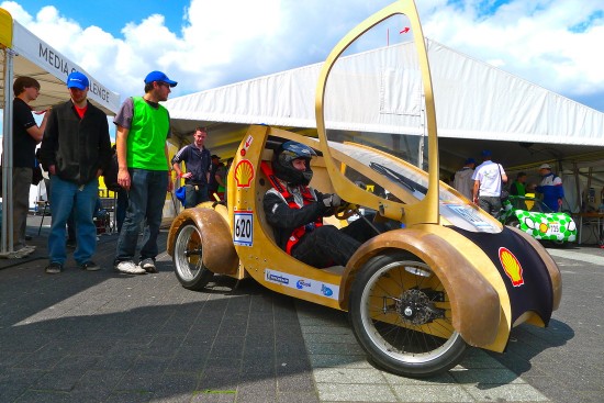 Городской автомобиль будущего, который сделан из картона и питается водородом