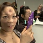 Модные японцы имплантируют себе «бублики» в лоб