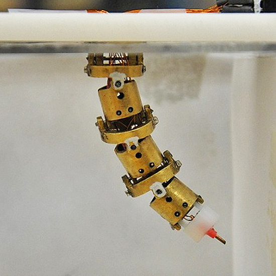 Робот-хирург используетcя для удаления сложных опухолей мозга