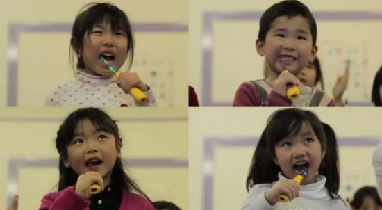 Зубная щетка поможет детям бороться с кариесом