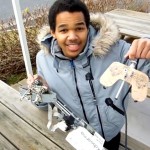 Французский подросток создает робота, который крадет газировку из автоматов