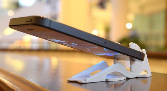 Pocket-Tripod-360--walletsized-iPhone-stand