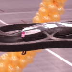 Создан летающий робот, контролируемый мыслями