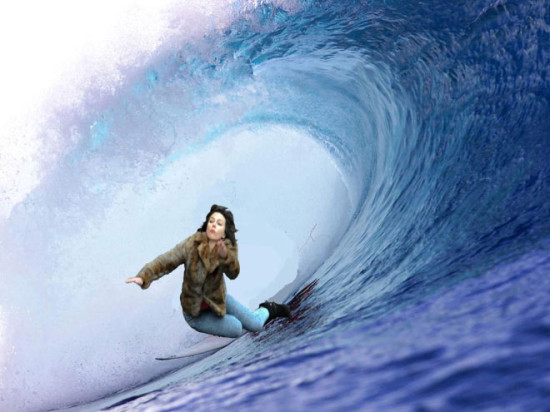 Scarlett-Johansson-Falls-Down-Internet-Takes-8