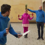 Играем в пинг-понг острейшими ножами