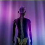 Электроды-импланты помогают парализованным людям восстанавливать чувствительность ног